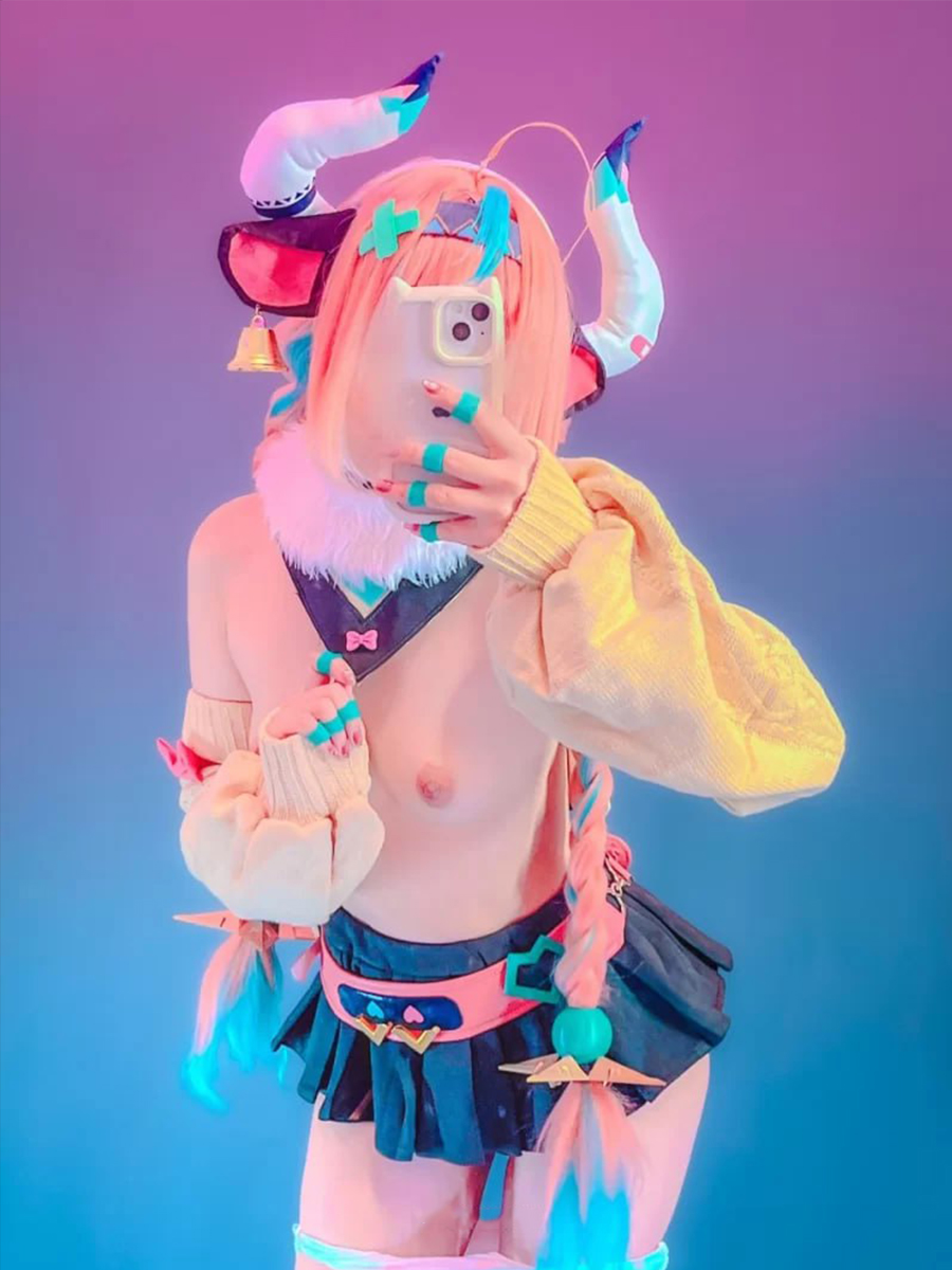 极品白虎萝莉福利姬 Ayame cosplay瓦雷莎 自慰