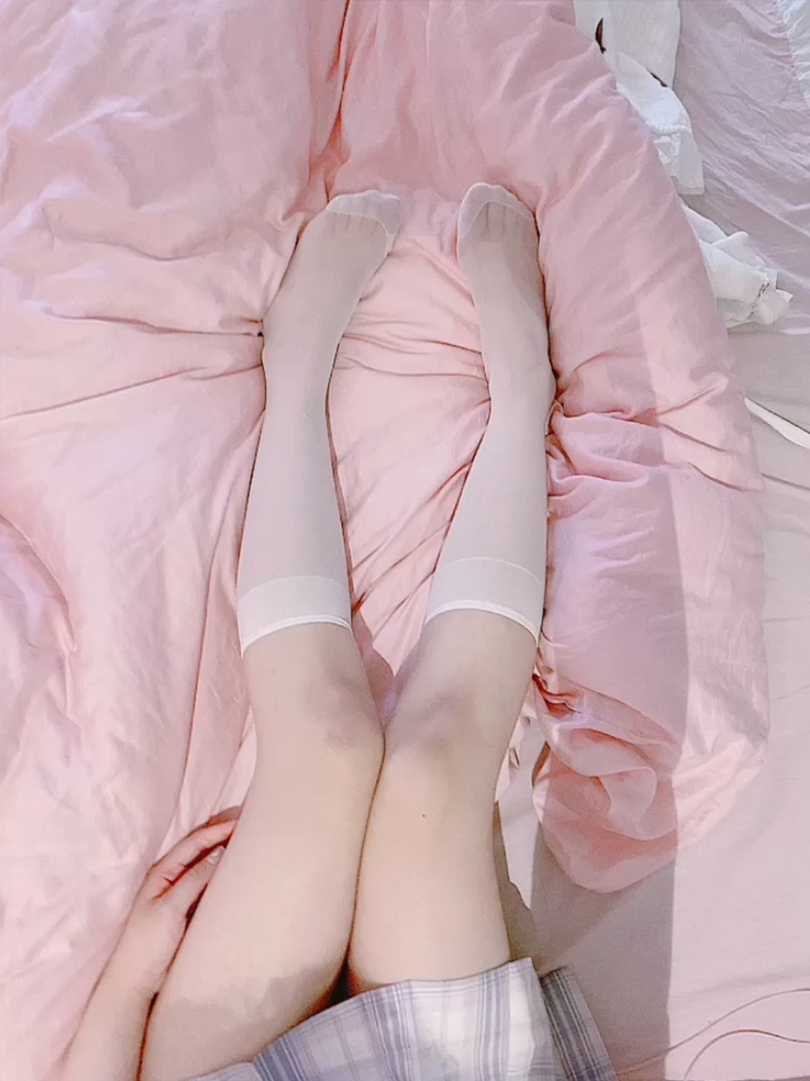 表面清纯的JK学妹放 学后其实是个渴望被大鸡巴灌满骚穴的反差婊小母狗