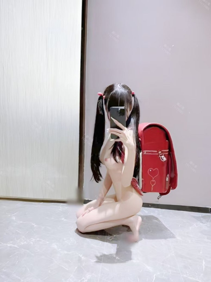 顶级白虎萝莉小淫酱