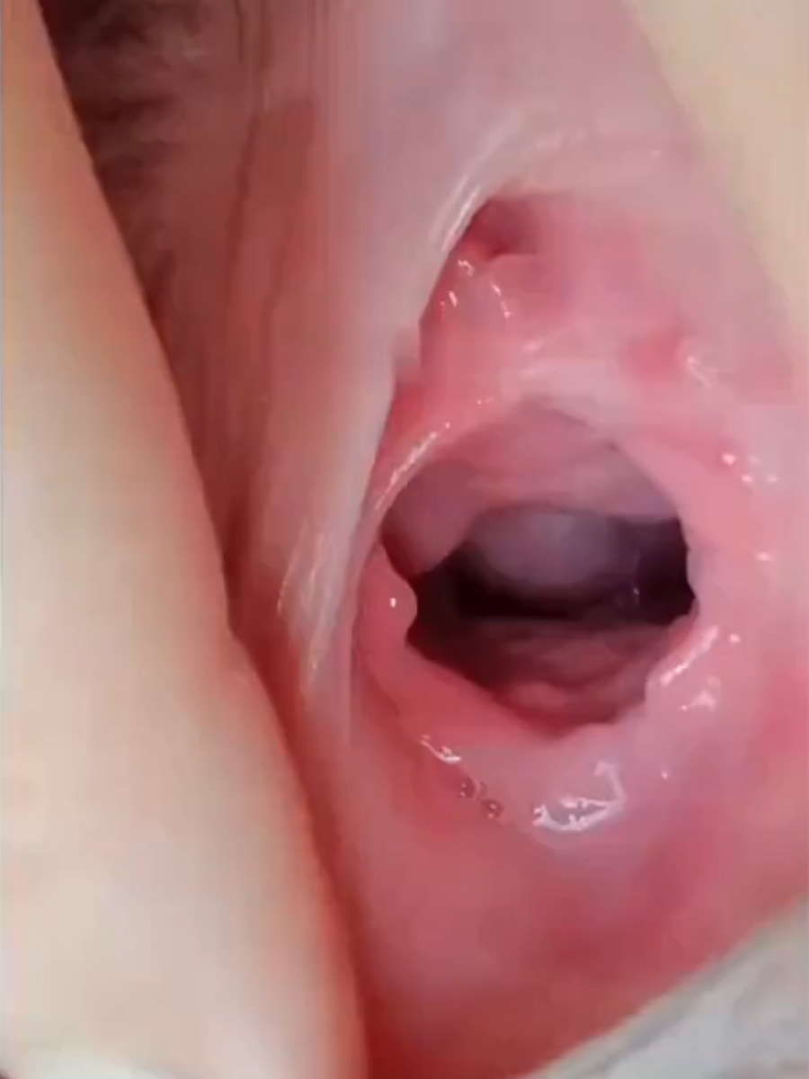 馋的不要不要的，谁能奖励她一根牛子