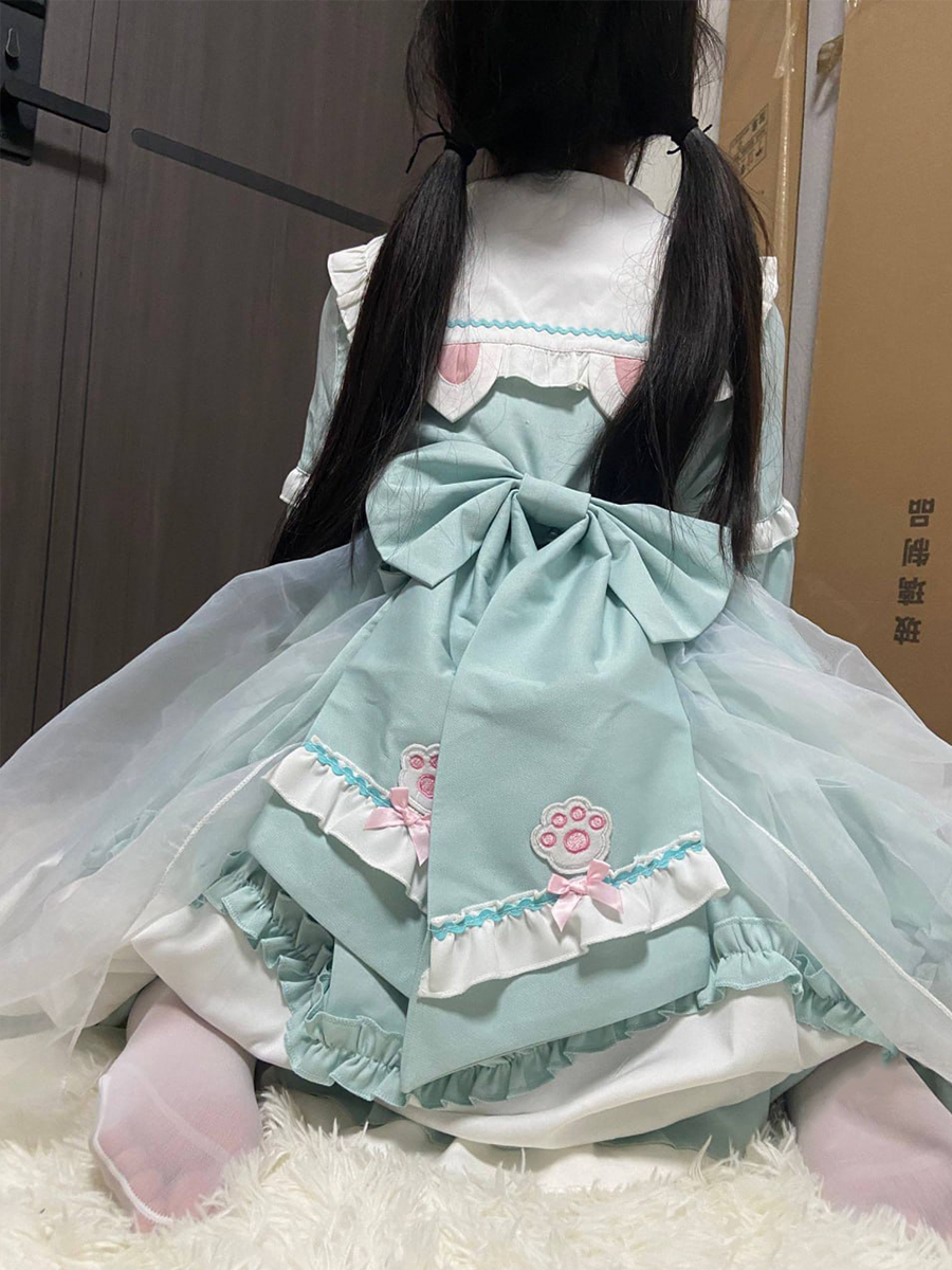 柠檬水水 汉服下玉腿半露，指尖揉弄着湿透的骚穴