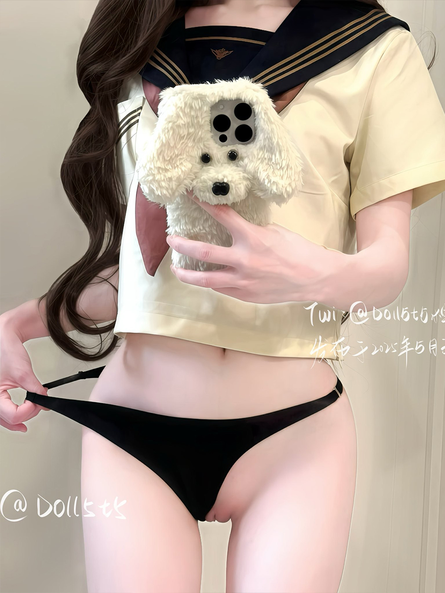 jk白虎少女的自慰，这奶子看着像桃子一样